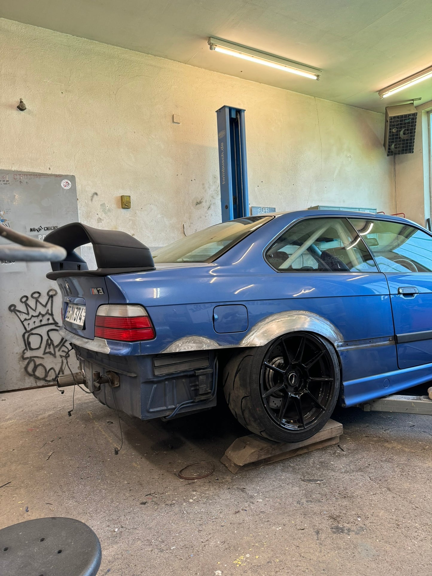 Theoretical course: Wheel arch extension Stage 1 for the BMW E36