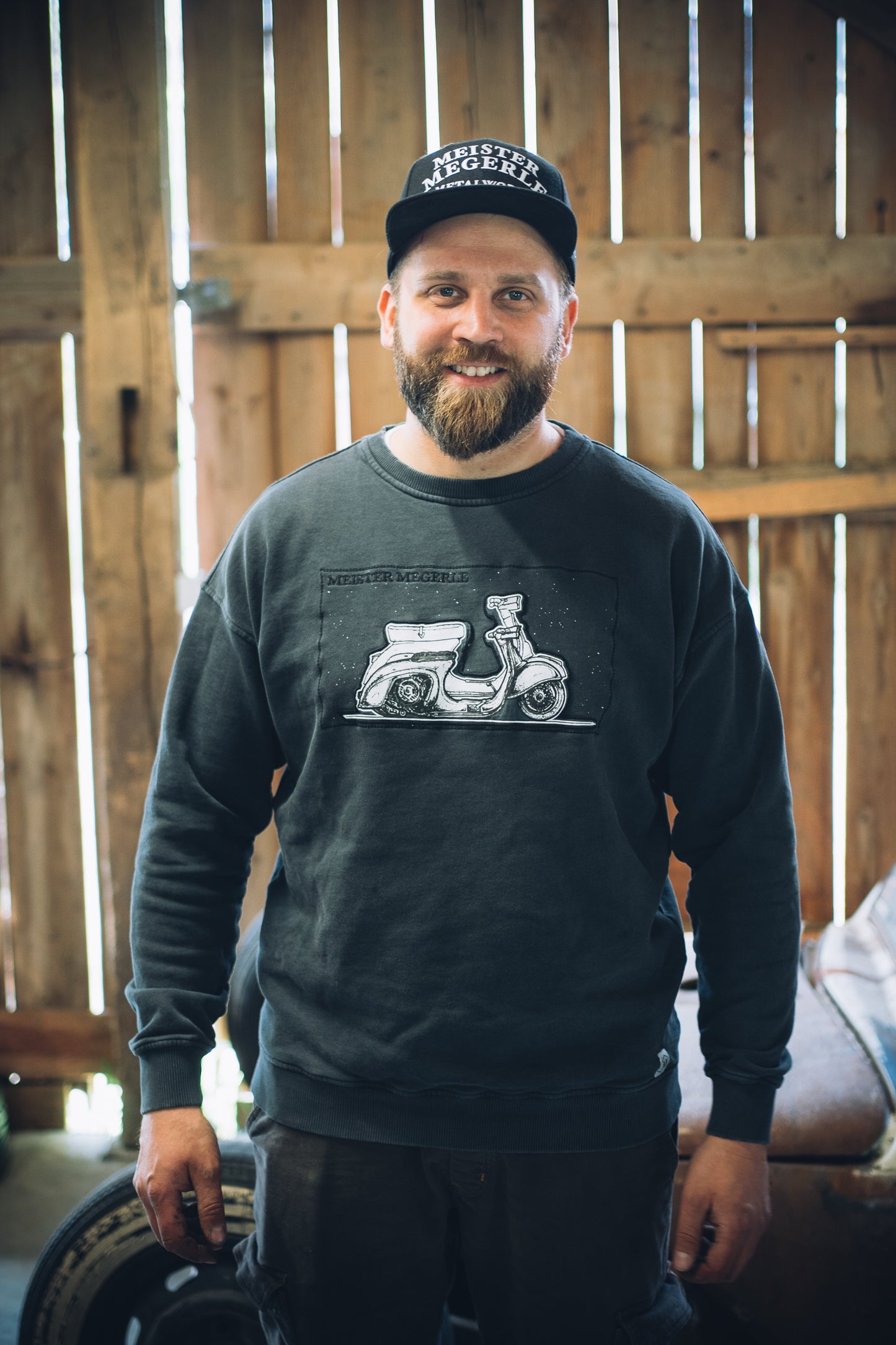 Sweater Black Acid Washed.