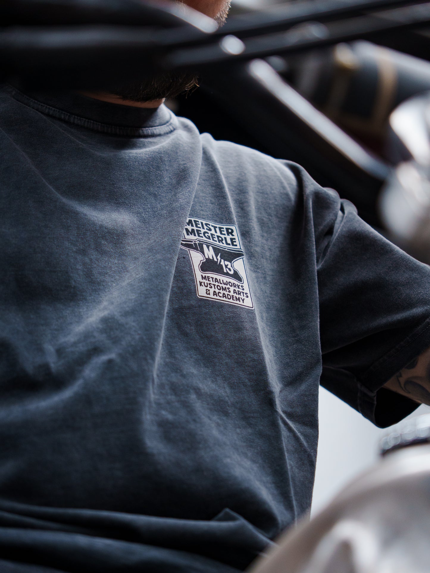 "English Wheel" T-Shirt Black Acid Wash