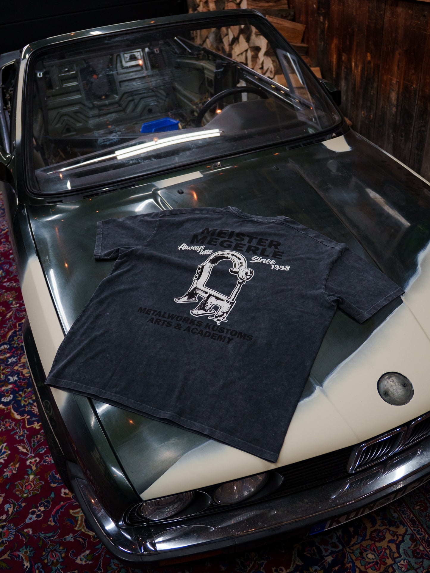 "English Wheel" T-Shirt Black Acid Wash