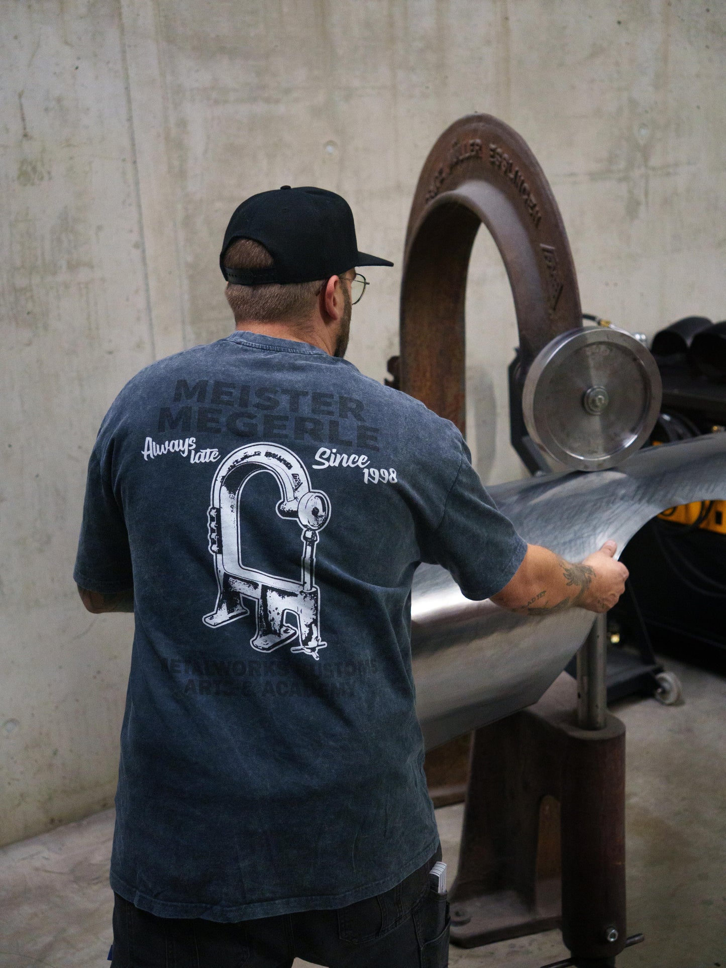 "English Wheel" T-Shirt Black Acid Wash